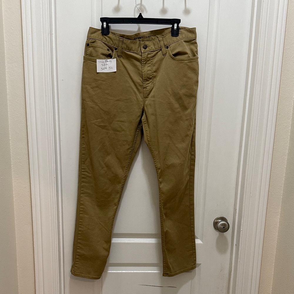 Old Navy Men's Slim Jeans - Tan.  32x30 built in flex